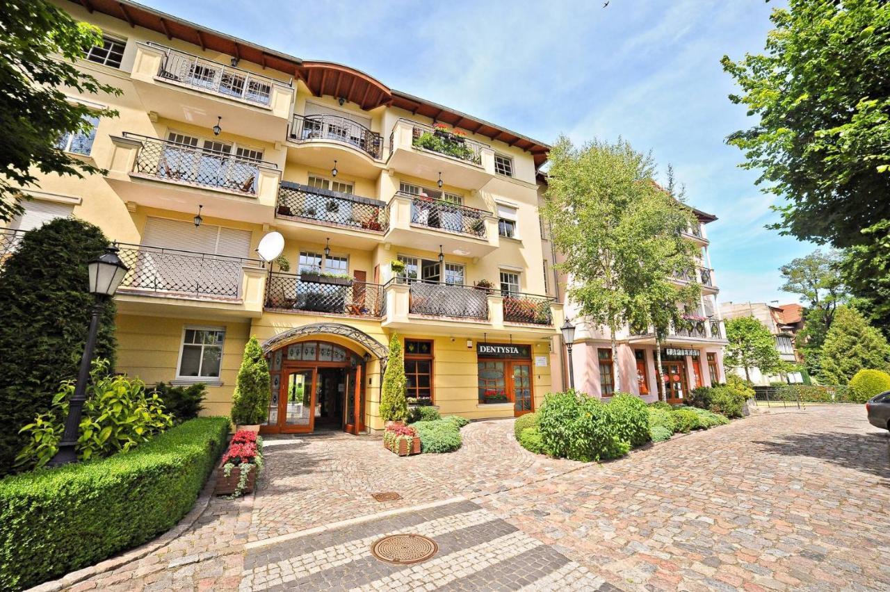 Grand - Patio Mare In Apartament *